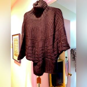 NWT!! Tiziana Cervasio Size L Black Acrylic Turtleneck🖤